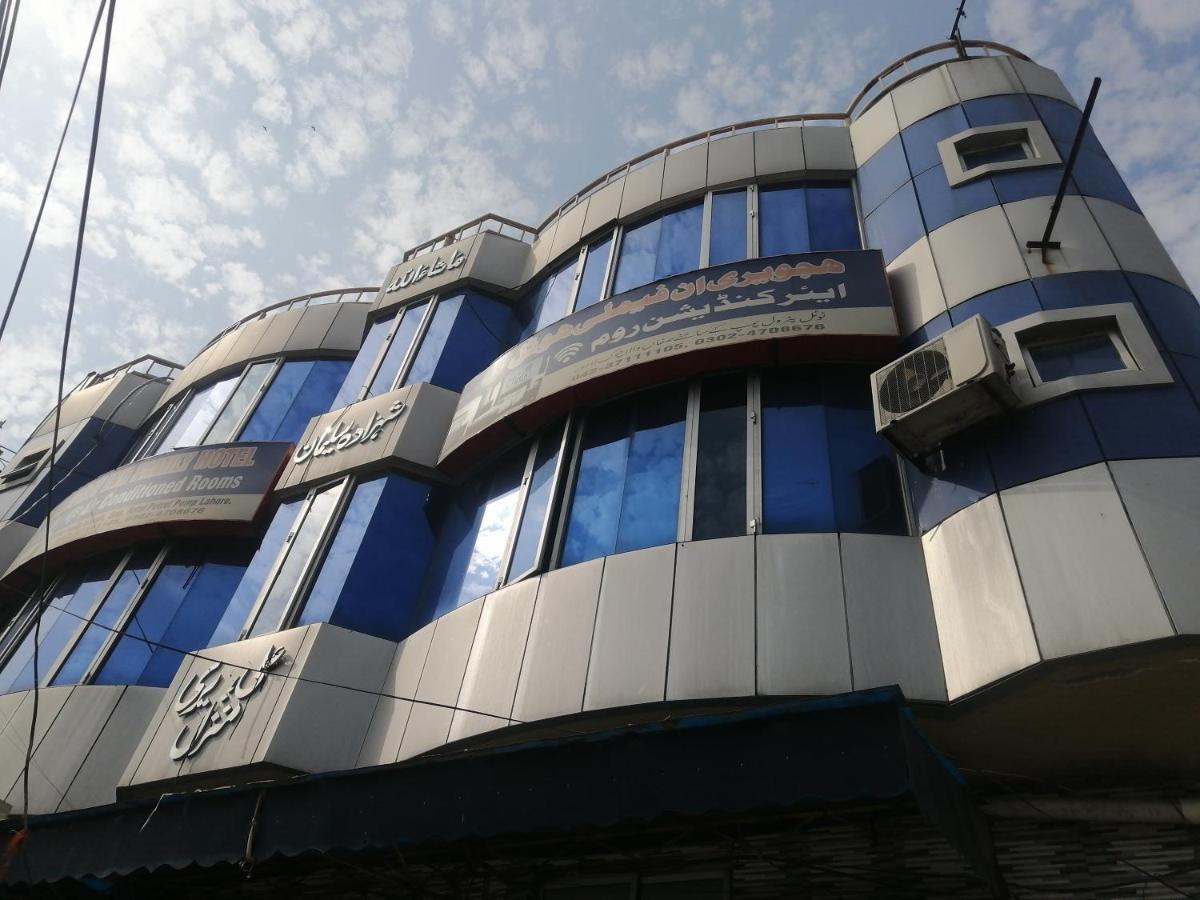 Hajveryinn_Hotel Lahore Exteriör bild
