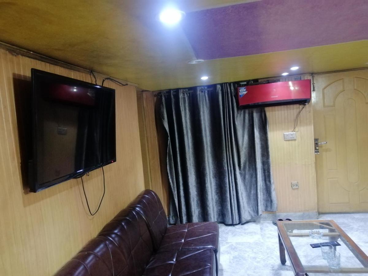 Hajveryinn_Hotel Lahore Exteriör bild