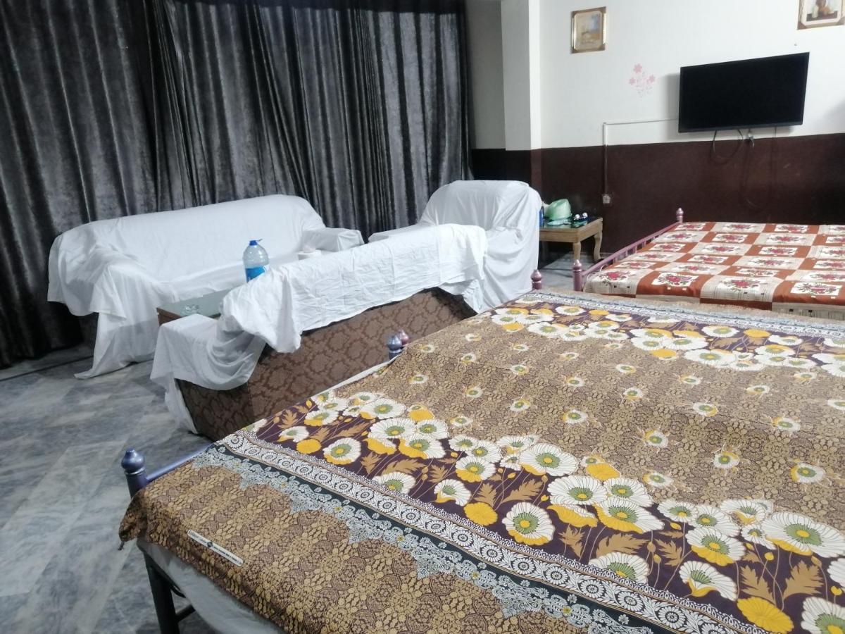 Hajveryinn_Hotel Lahore Exteriör bild